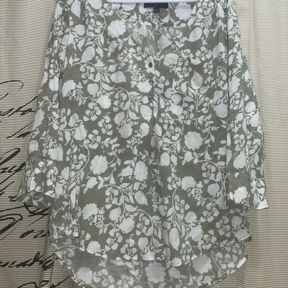3/$15 closet clean-out, Fred Davis Hunter green floral ladies top